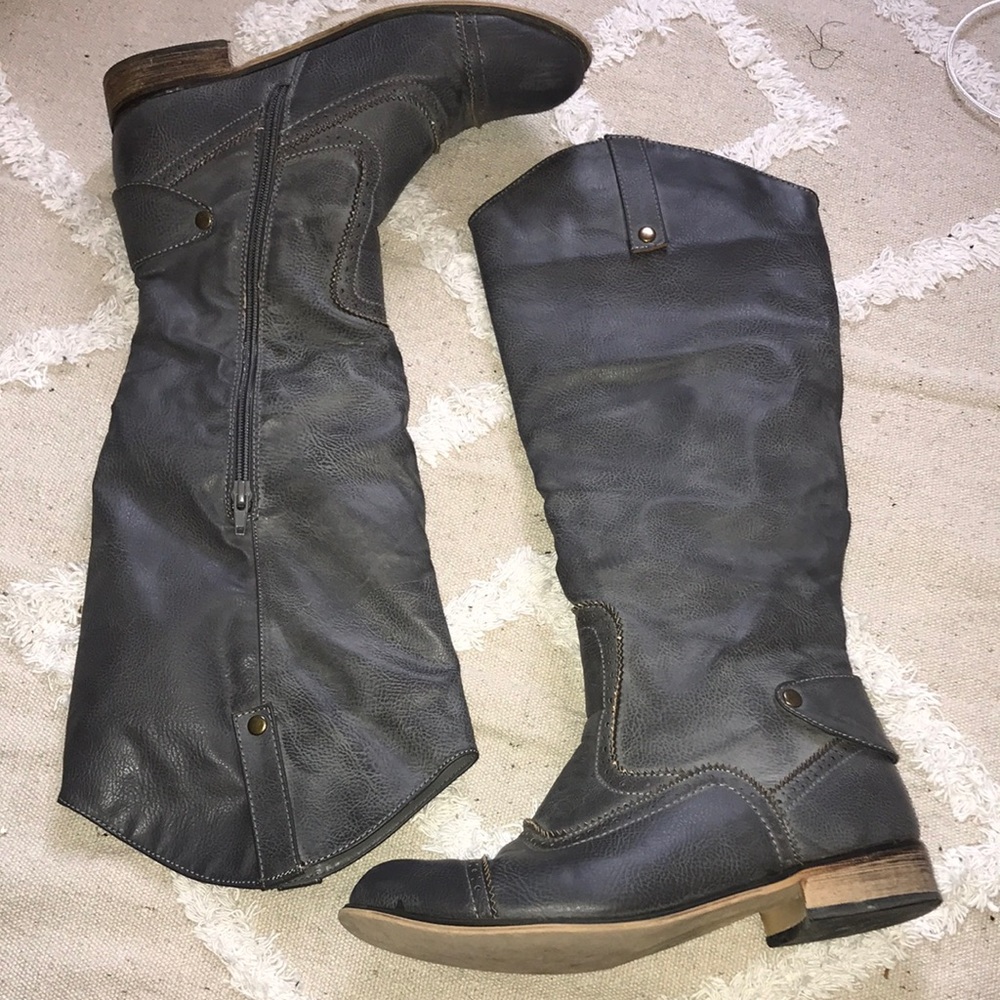 Riding boots
